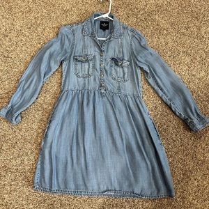 Size S American Eagle baby doll jean dress.  Excellent condition smoke/anim free